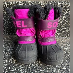 EUC Sorel Snow Commander Boots Size 7. 2 Pairs Available in size 7 / same color